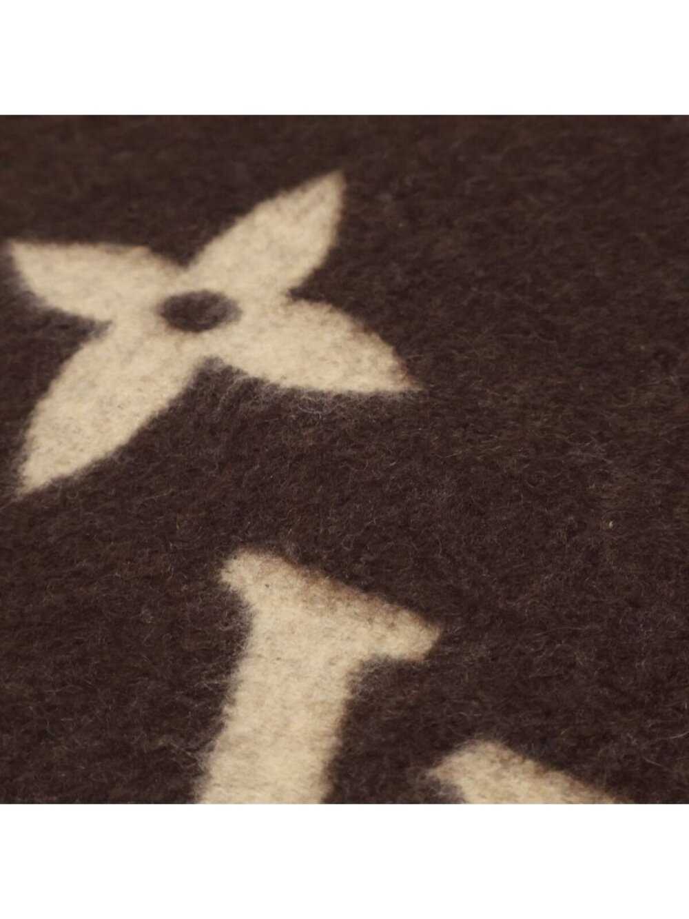 Louis Vuitton Echarpe Reykjavik Monogram Cashmere Fringe - Picture 7 of 7